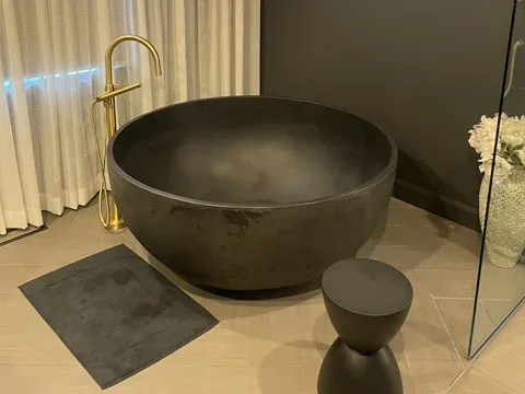 Baignoire de beton model kopa 65 couleur noir.