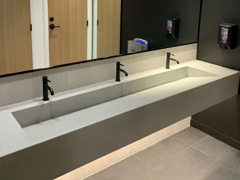 Vanite en beton modele flo couleur blanc poli.