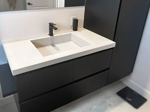 Vanite en beton modele talca avec plateau lisse couleur blanc naturel.