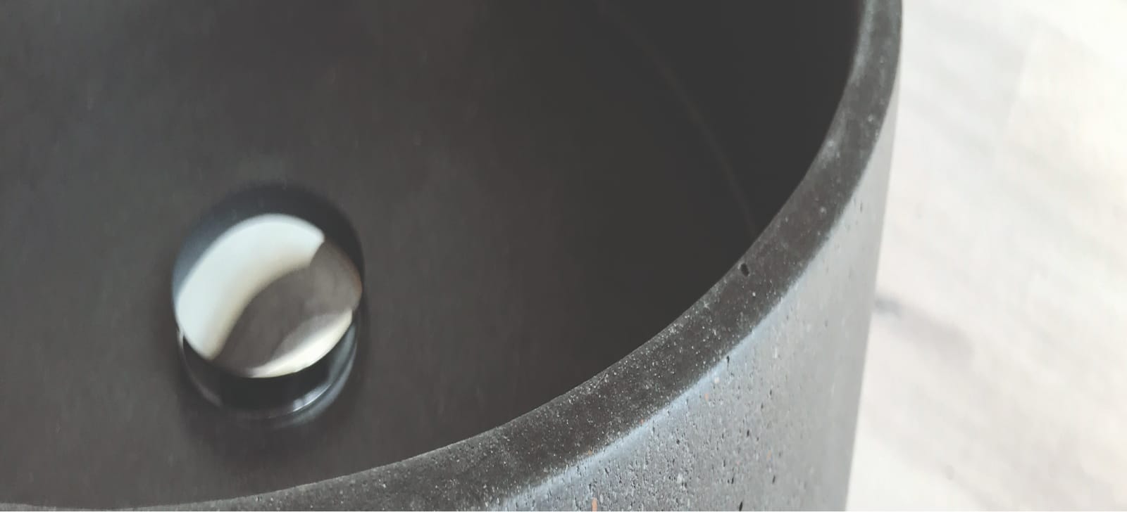 Close-up of a beron basin.