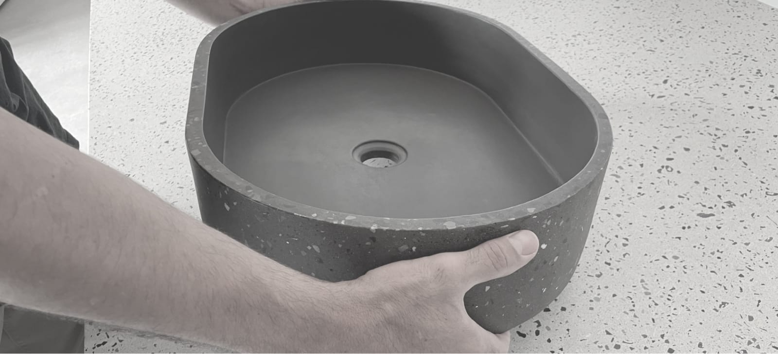 Installation of a concrete sink.