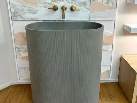Piedestal en beton modele oslo couleur gris cendre naturel.